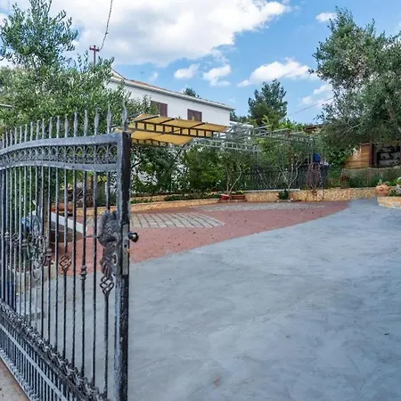 In Arbanija With Sea View, Terrace, Air Conditioning, Wifi 5138-2 Апартаменты Трогир