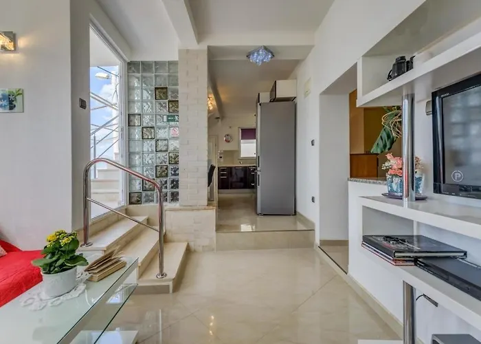 In Arbanija With Sea View, Terrace, Air Conditioning, Wifi 5138-2 Appartement