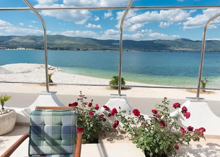 In Arbanija With Sea View, Terrace, Air Conditioning, Wifi 5138-2 Appartement