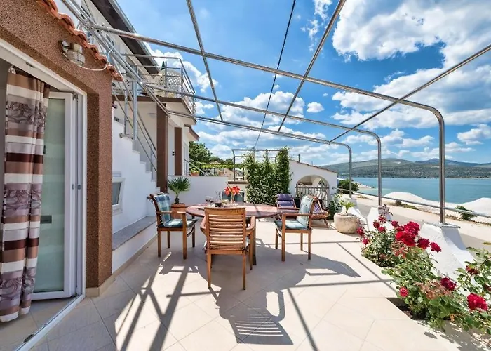 In Arbanija With Sea View, Terrace, Air Conditioning, Wifi 5138-2