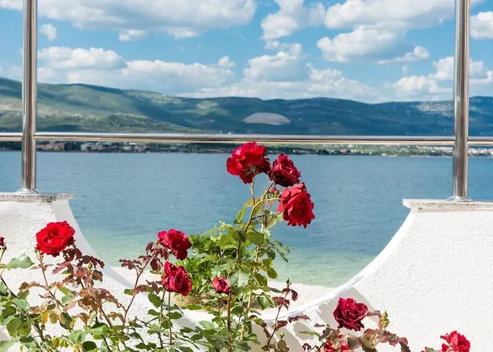 In Arbanija With Sea View, Terrace, Air Conditioning, Wifi 5138-2 Appartement *