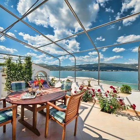 아파트 In Arbanija With Sea View, Terrace, Air Conditioning, Wifi 5138-2 트로기르