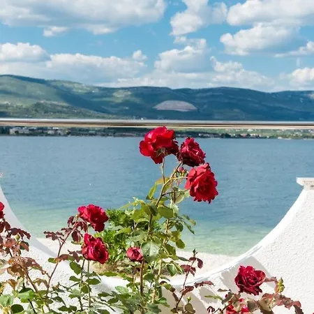 In Arbanija With Sea View, Terrace, Air Conditioning, Wifi 5138-2 아파트 *